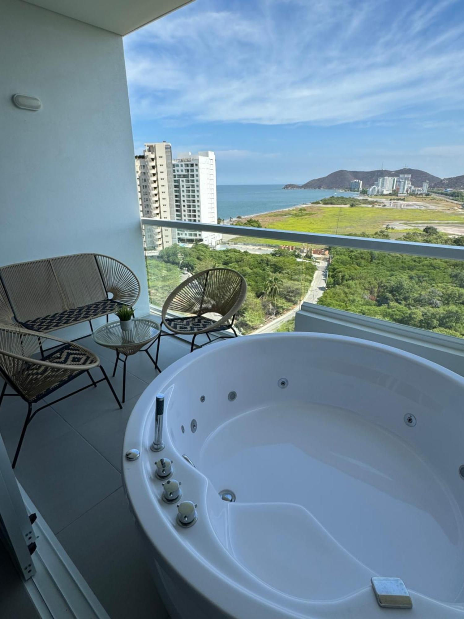 Con Jacuzzi Y Vista Al Mar Piso 14 Apartamento *